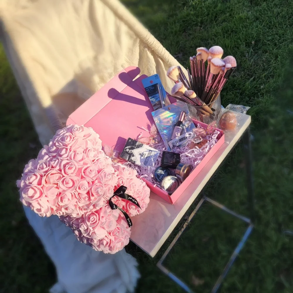 Gift Box 💖 - Picture 3 of 3